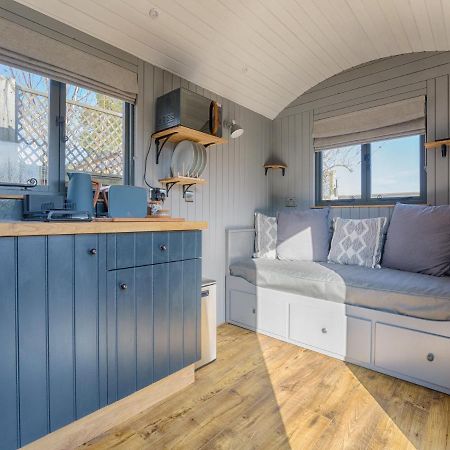 Pass The Keys Whitstable Shepherds Hut Minutes From The Harbour Esterno foto