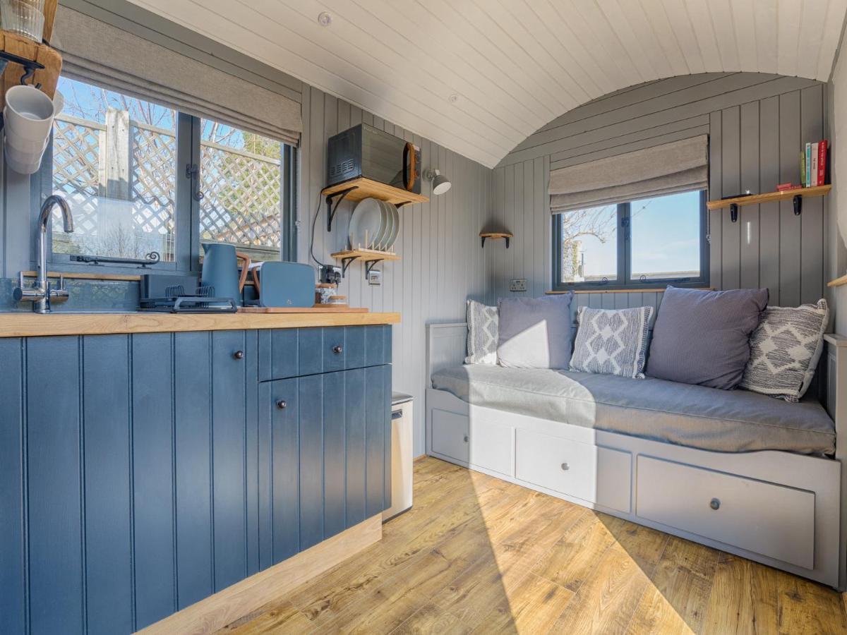 Pass The Keys Whitstable Shepherds Hut Minutes From The Harbour Villa Esterno foto