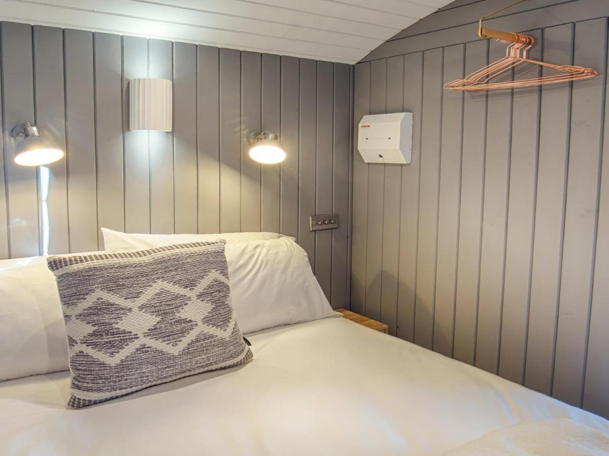 Pass The Keys Whitstable Shepherds Hut Minutes From The Harbour Villa Esterno foto